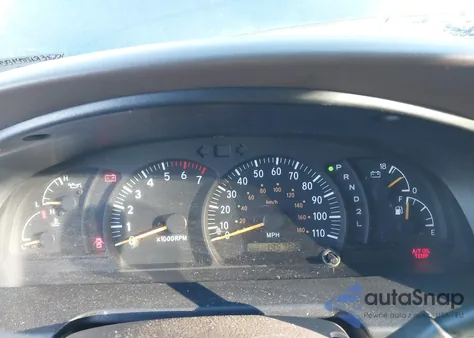 2001 Toyota Tundra Ltd V8 z USA, uszkodzony, nr VIN 5TBBT48181S138221